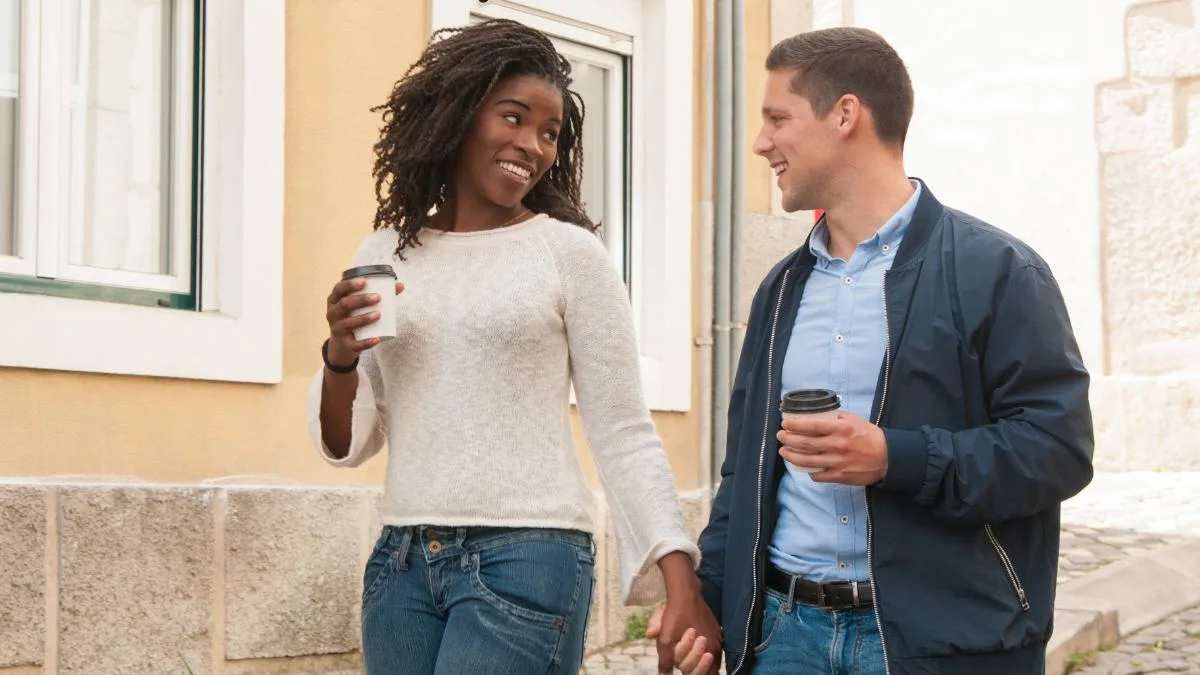 7 Body Language Attraction Signs