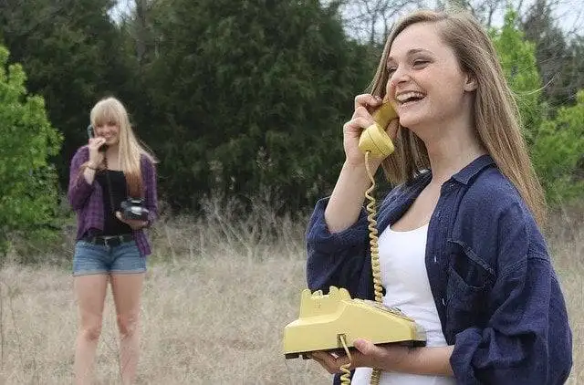 topics to talk about with a girl on phone