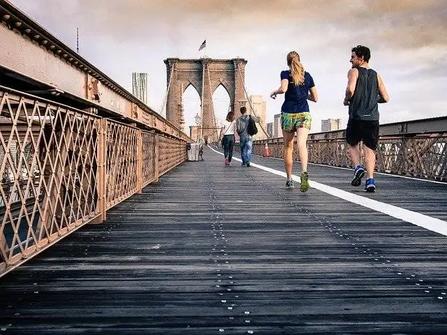 Two platonic friends jogging