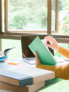Two students reading