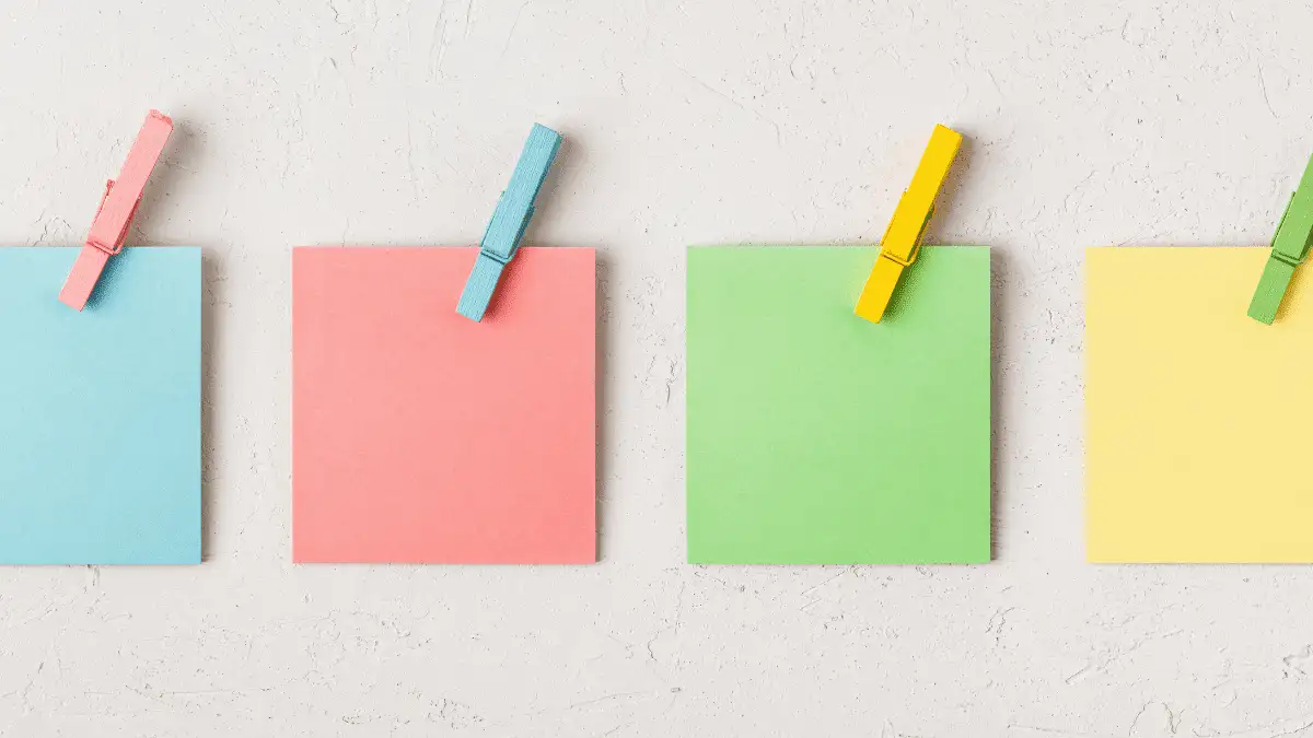 A set of post it notes