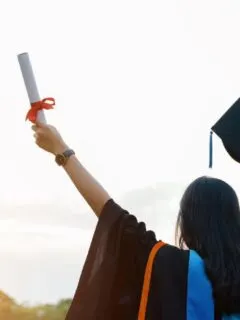 How to romanticize school