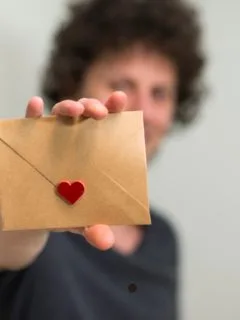 150 Sweet Love Messages To Make Her Obsessed With You