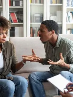9 Signs Your Husband Is Emotionally Done With You