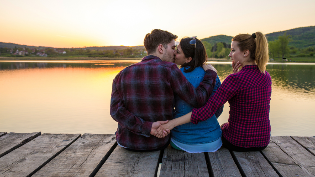  Signs Your Husband Is Pretending To Be Faithful (1)