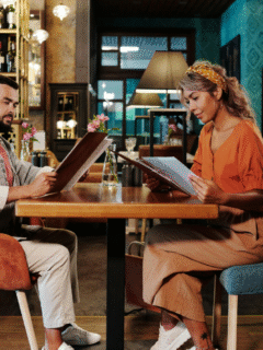 9 Body Language Signs A Girl Is Lusting After You