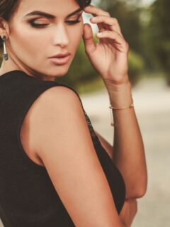 11 Things Women With Class Never Do With Their Bodies