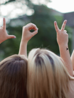 15 Fun and Creative Signs to Make With Your Friends