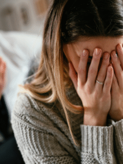 9 Signs A Married Man Is Fighting His Feelings For You