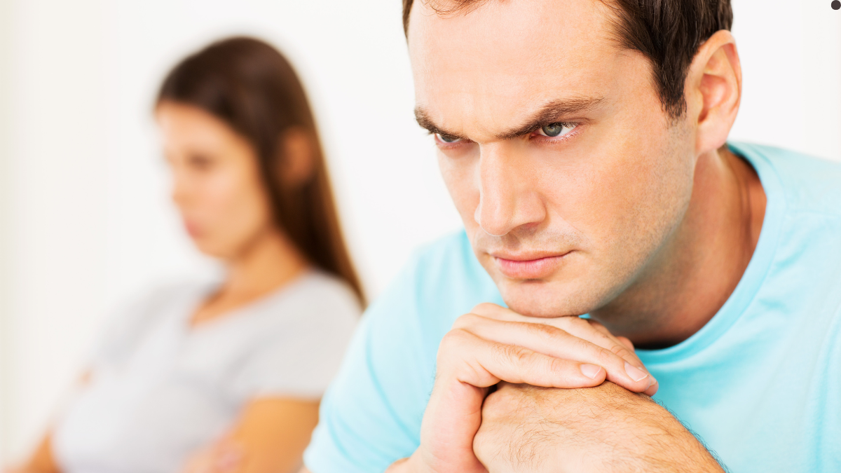 10 Signs He's Forcing Himself To Love You