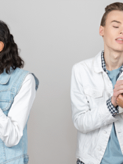 12 Signs He’s Lying About Loving You