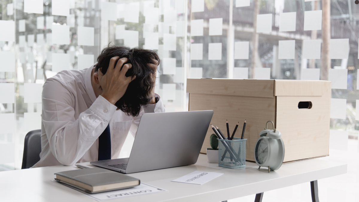 15 Signs A Narcissist Is Losing Control Over You