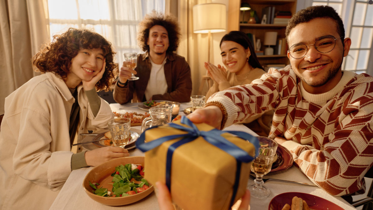 7 Cute Christmas Gifts For Coworkers 