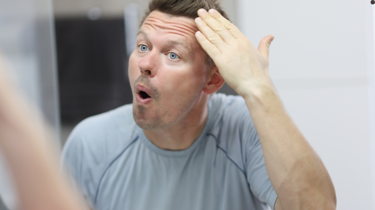 7 Tactics Narcissists Use To Keep You Small