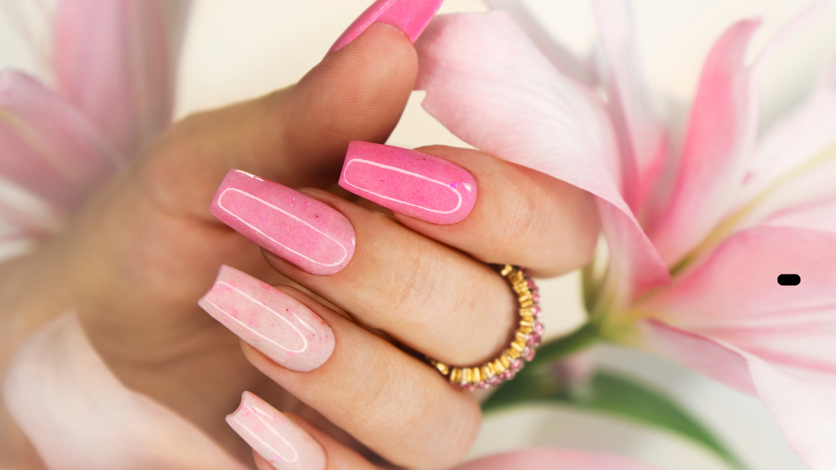 Aesthetic Pink Valentine&rsquo;s Day Nails and Outfit Ideas 