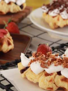 Easy Valentine’s Day Dessert Recipes with Chocolate and Strawberries