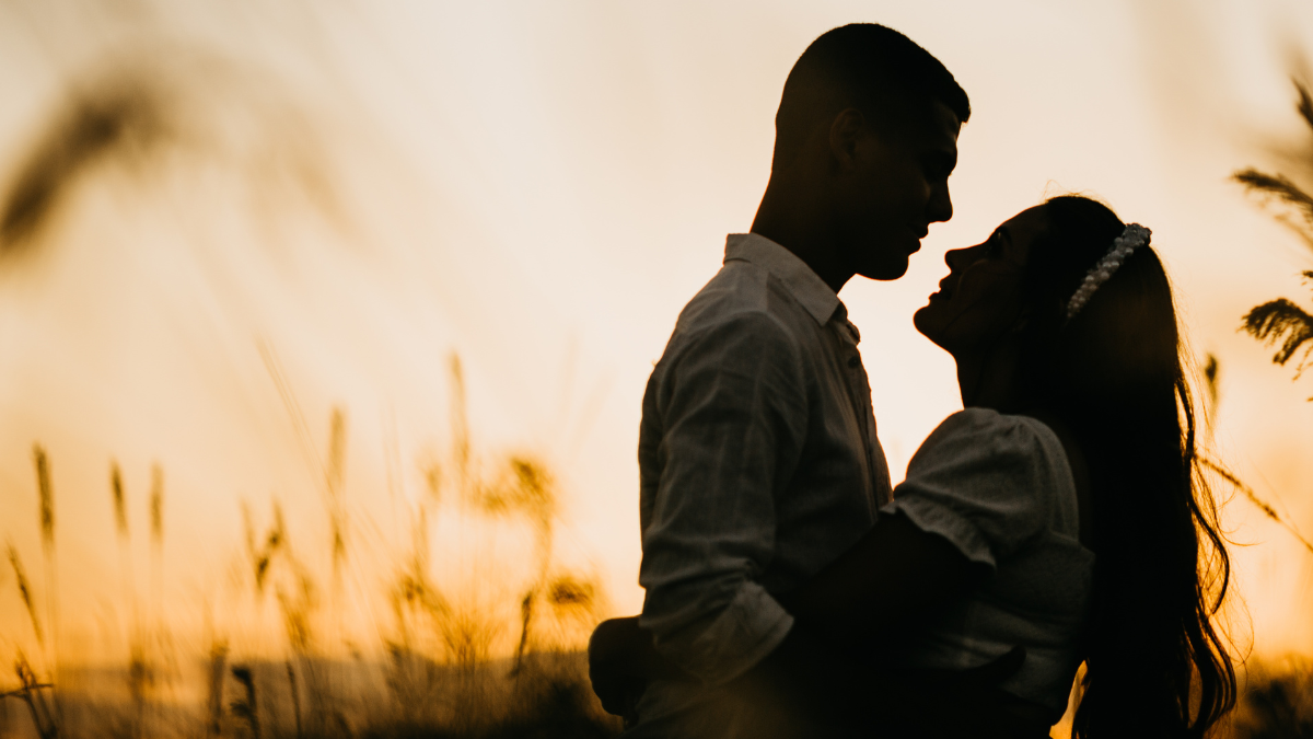 Stages of Emotional Intimacy in a Healthy Relationship