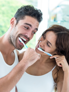 10 Subtle Things Guys Do When They&rsquo;re Comfortable Around You