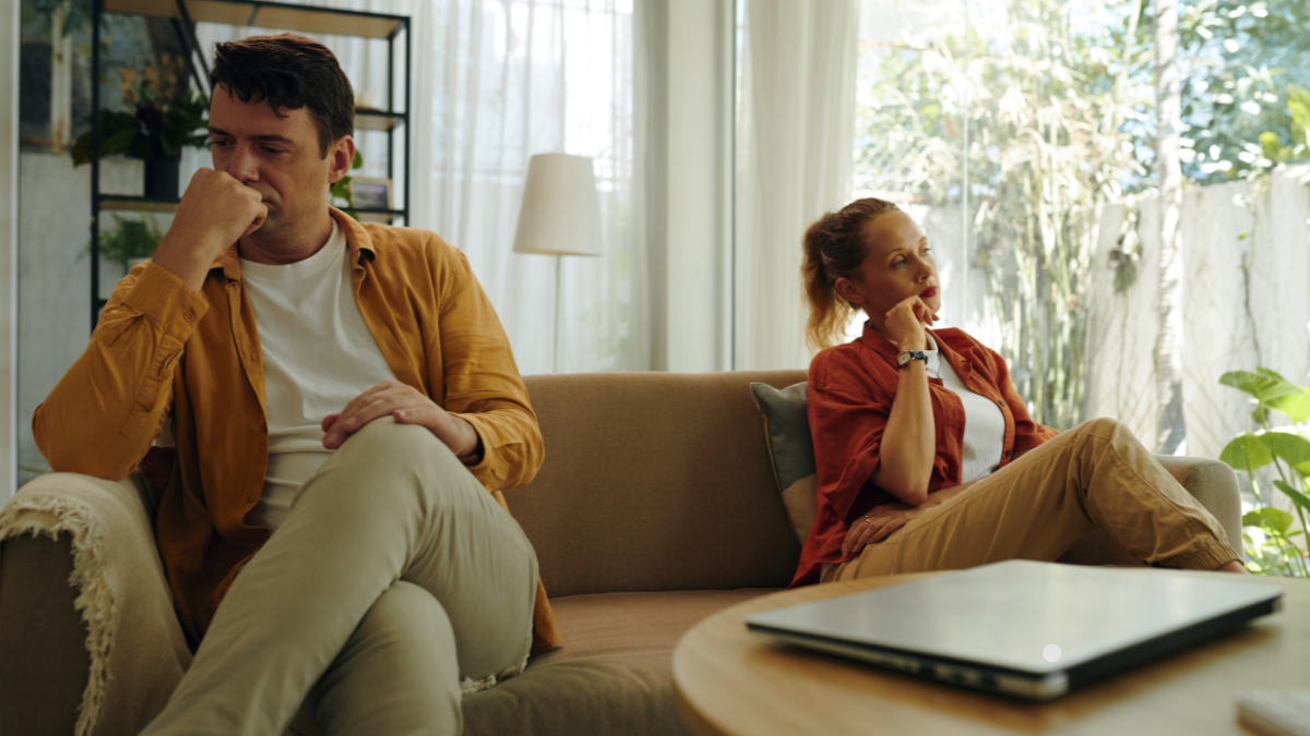 10 Warning Signs of Affairs Most Women Ignore (2)